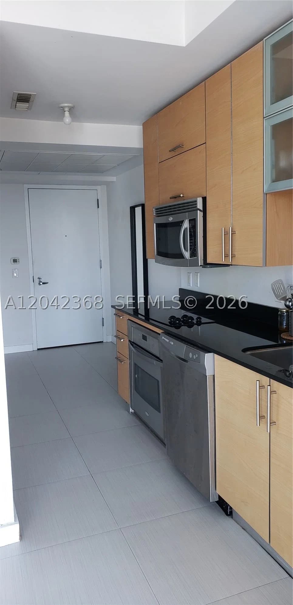 1-bedroom Condo — 60 13th St #1621, Miami, FL 33130
