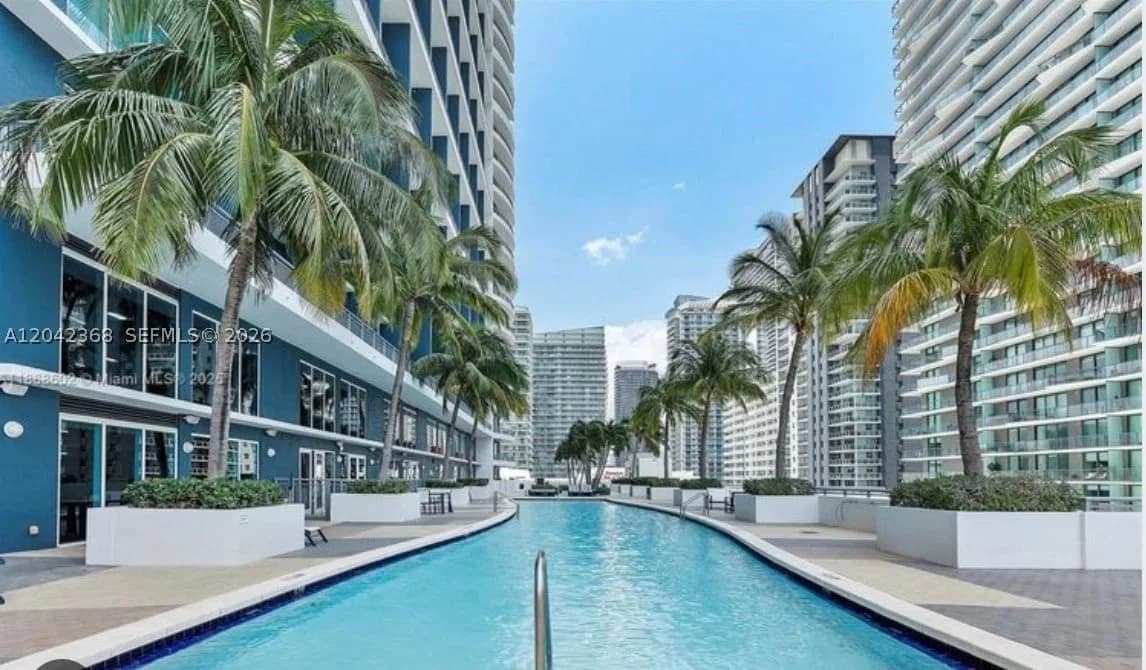 1-bedroom Condo — 60 13th St #1621, Miami, FL 33130
