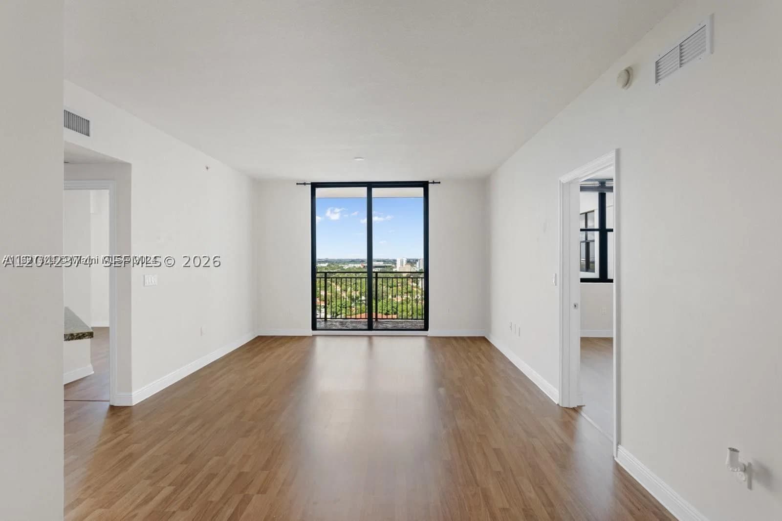 2+1 Condo — 888 Douglas Rd #1405, Coral Gables, FL 33134