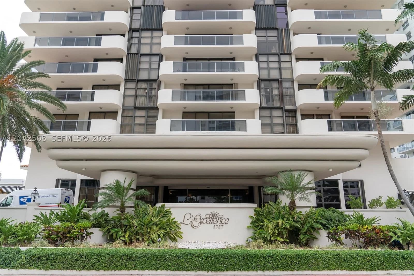 2-bedroom Condo — 5757 Collins Ave #1604, Miami Beach, FL 33140