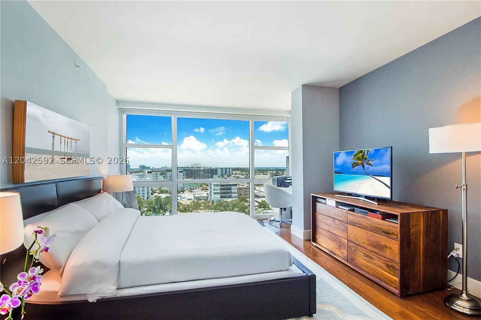 1-bedroom Condo — 6801 Collins Ave #1101, Miami Beach, FL 33141