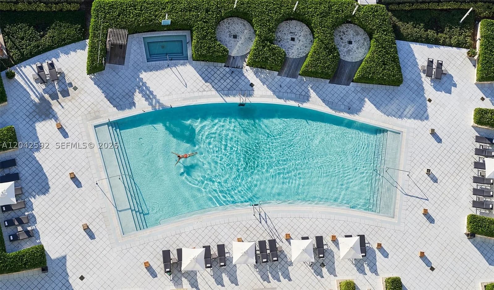 1-bedroom Condo — 6801 Collins Ave #1101, Miami Beach, FL 33141
