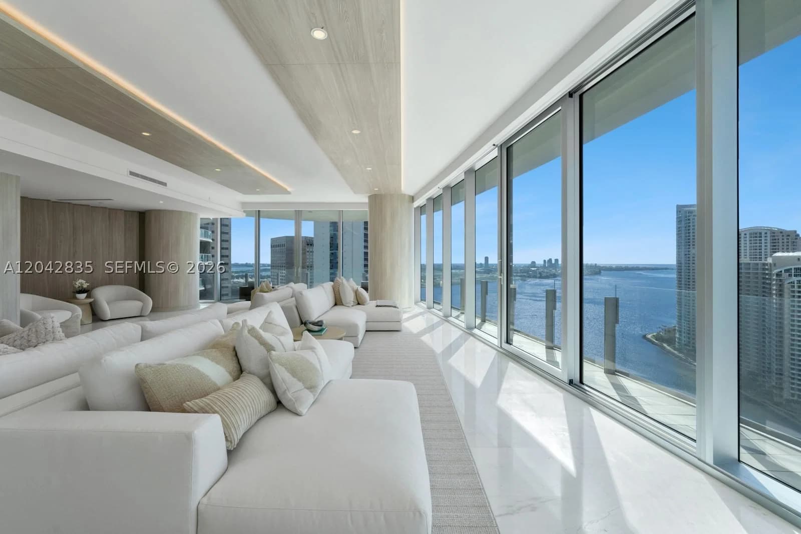 5-bedroom Condo — 300 Biscayne Boulevard Way #2701, Miami, FL 33131