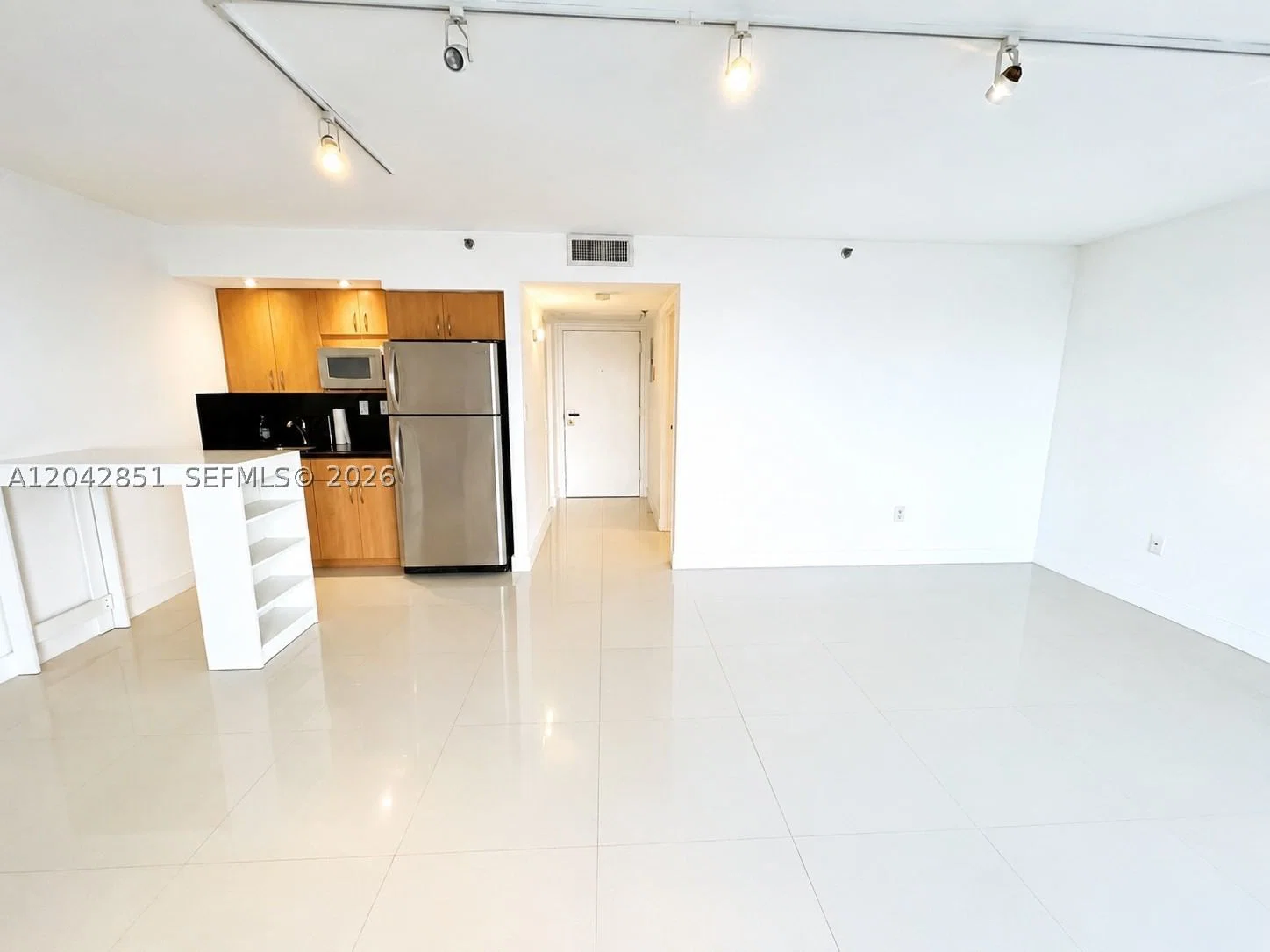 Condo — 555 15th St #403, Miami, FL 33132