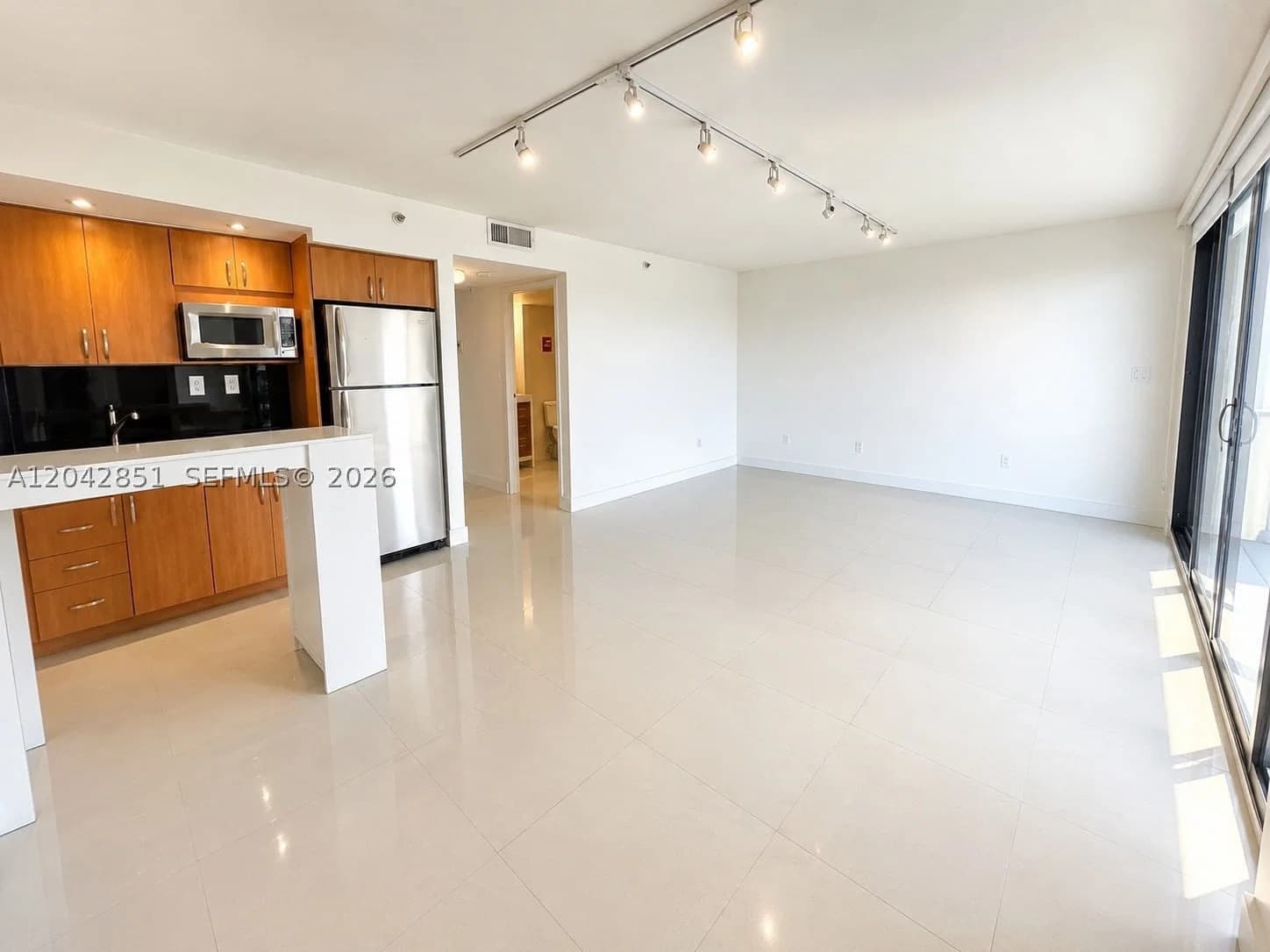 Condo — 555 15th St #403, Miami, FL 33132