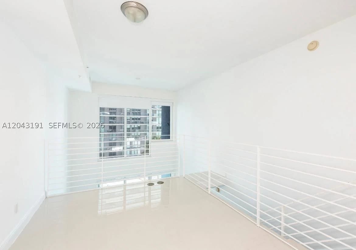 1-bedroom Condo — 60 13th St #1416, Miami, FL 33130