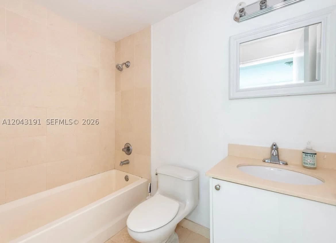 1-bedroom Condo — 60 13th St #1416, Miami, FL 33130