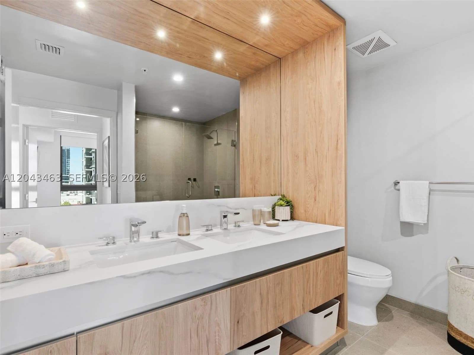 2+1 Condo — 11 6th St #1509, Miami, FL 33132