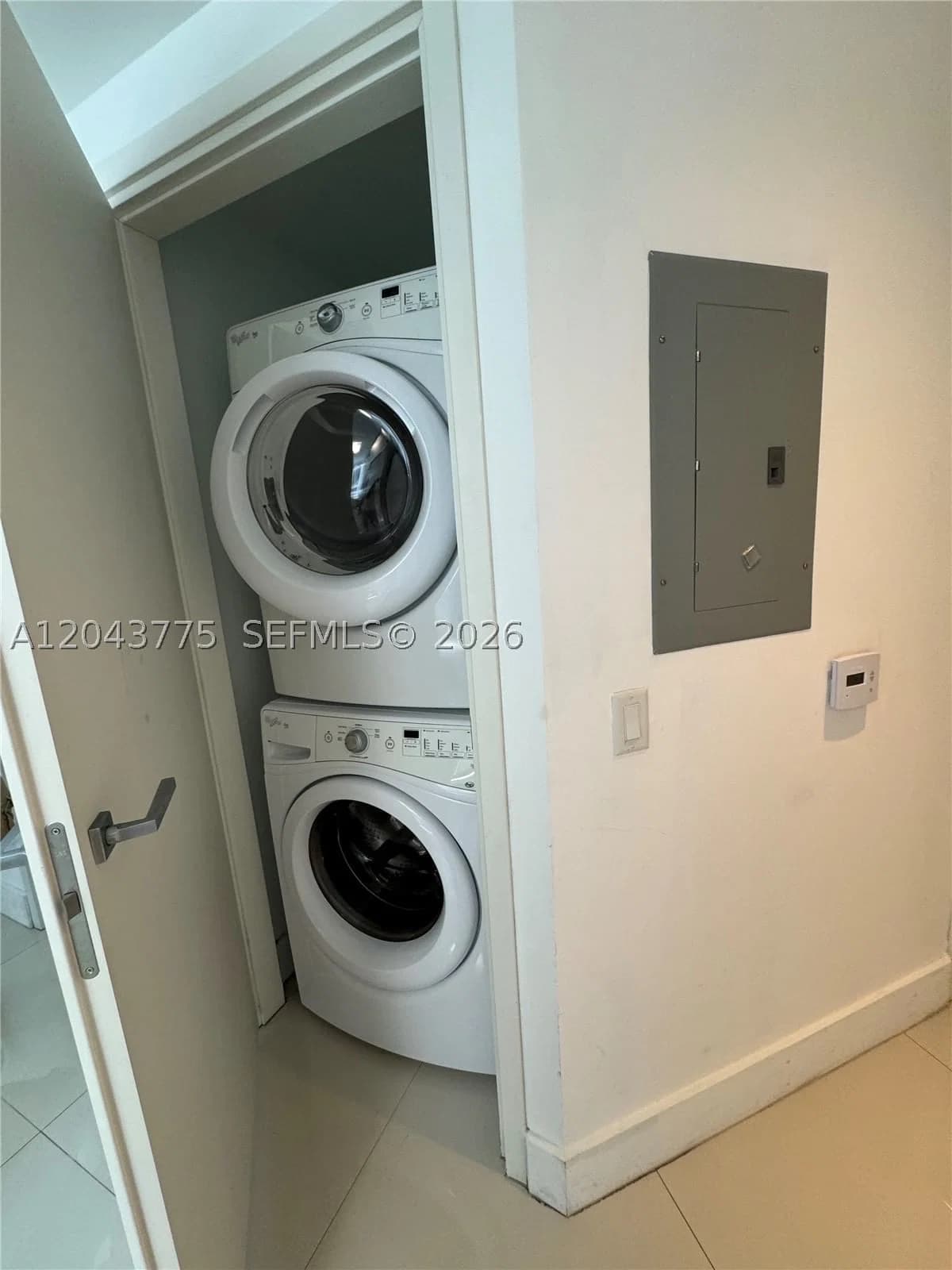 1-bedroom Condo — 1300 Brickell Bay Dr #901, Miami, FL 33131