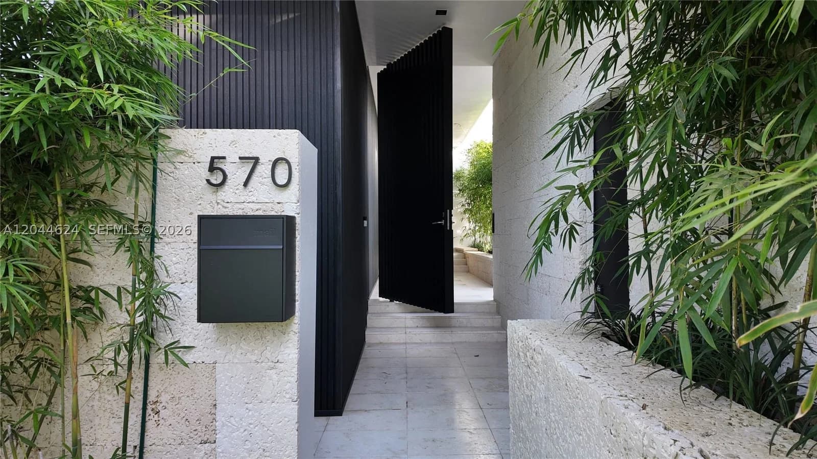 6-bedroom Single-Family Home — 570 Shore Dr, Miami Beach, FL 33141