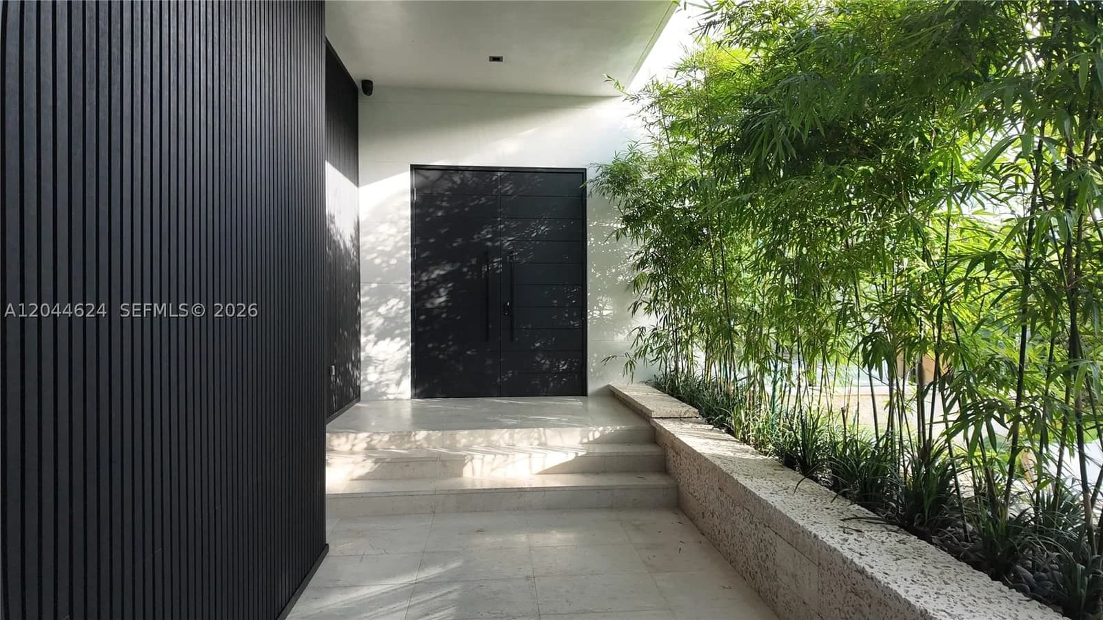 6-bedroom Single-Family Home — 570 Shore Dr, Miami Beach, FL 33141