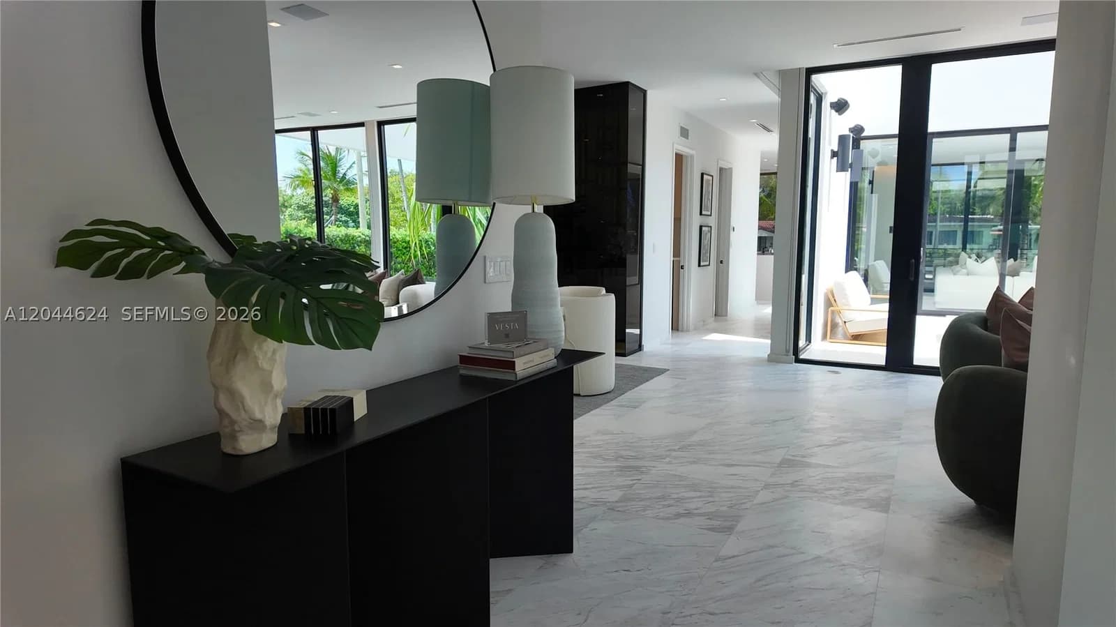 6-bedroom Single-Family Home — 570 Shore Dr, Miami Beach, FL 33141