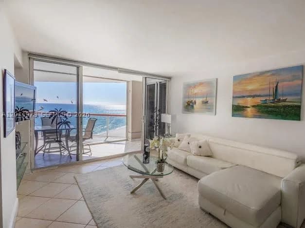 2-bedroom Condo — 6767 Collins Ave #1608, Miami Beach, FL 33141