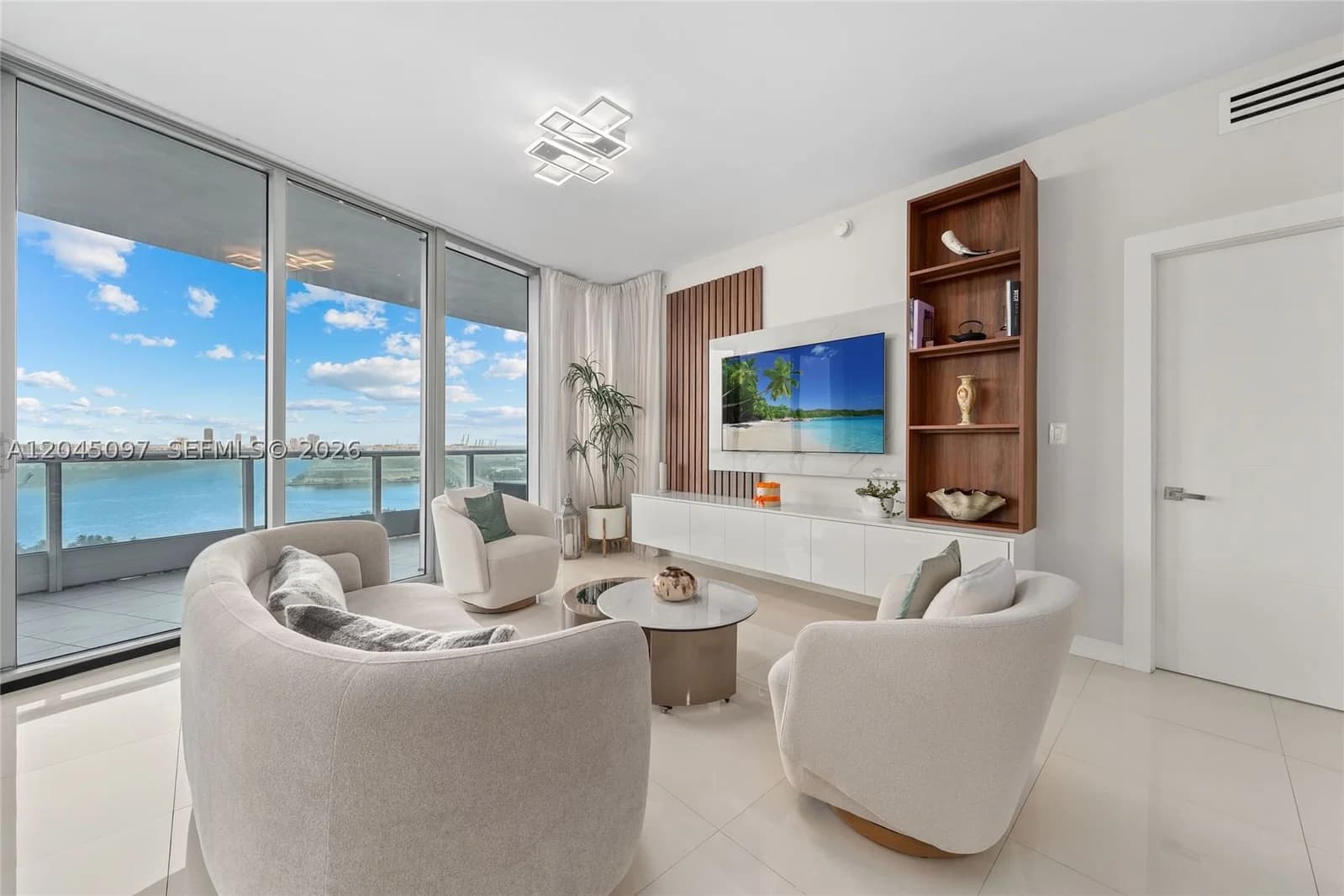 3-bedroom Condo — 900 Biscayne Blvd #2506, Miami, FL 33132