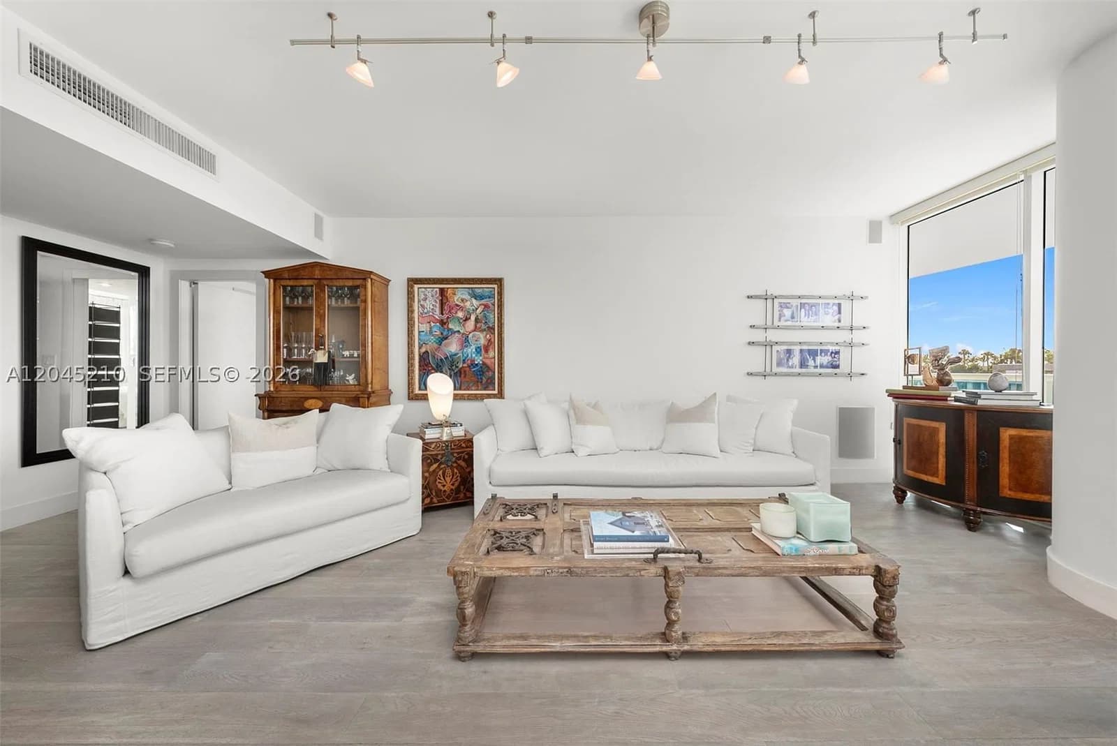1-bedroom Condo — 2127 Brickell Ave #1006, Miami, FL 33129