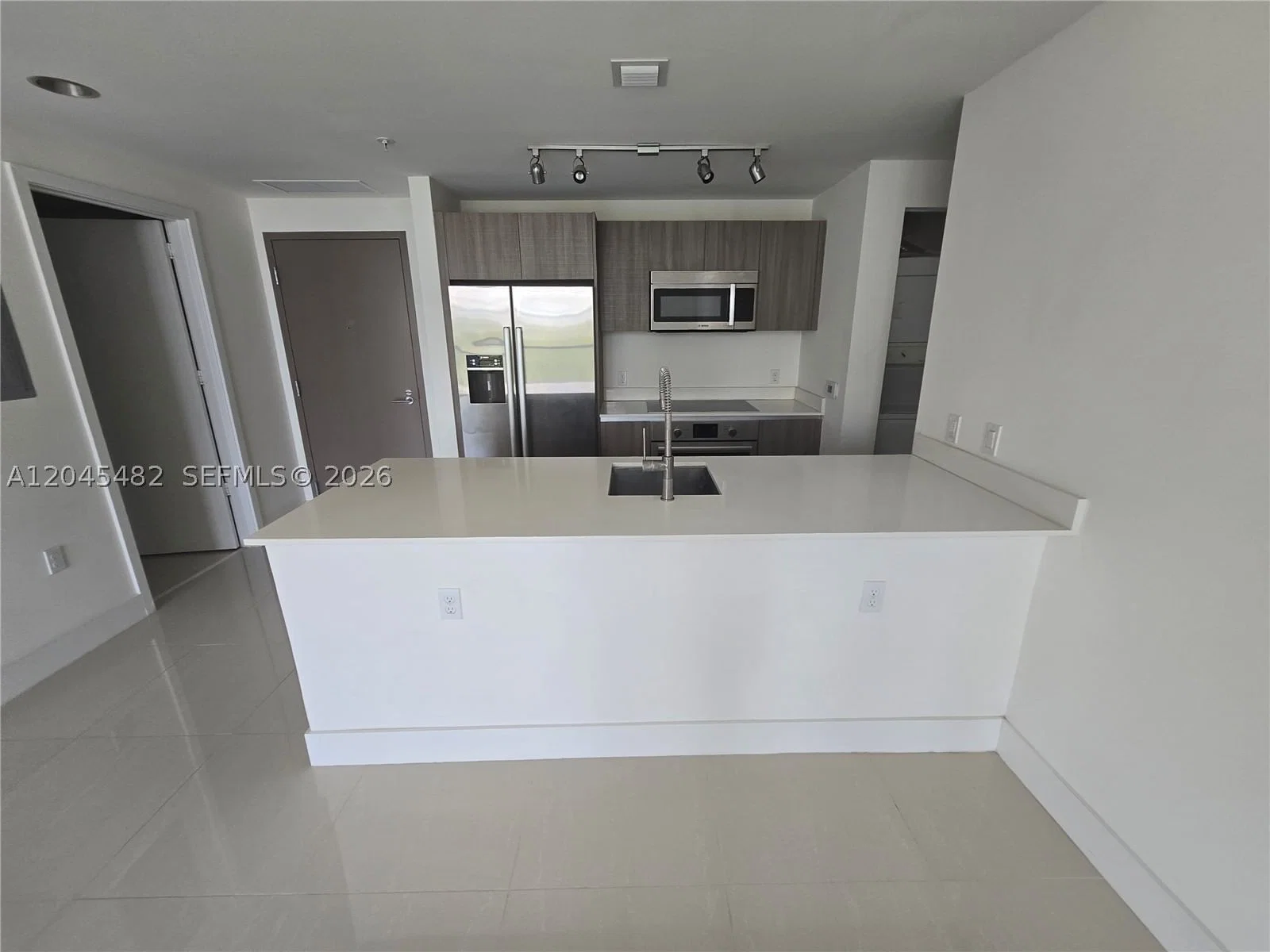 1+1 Condo — 201 17th Rd #611, Miami, FL 33129