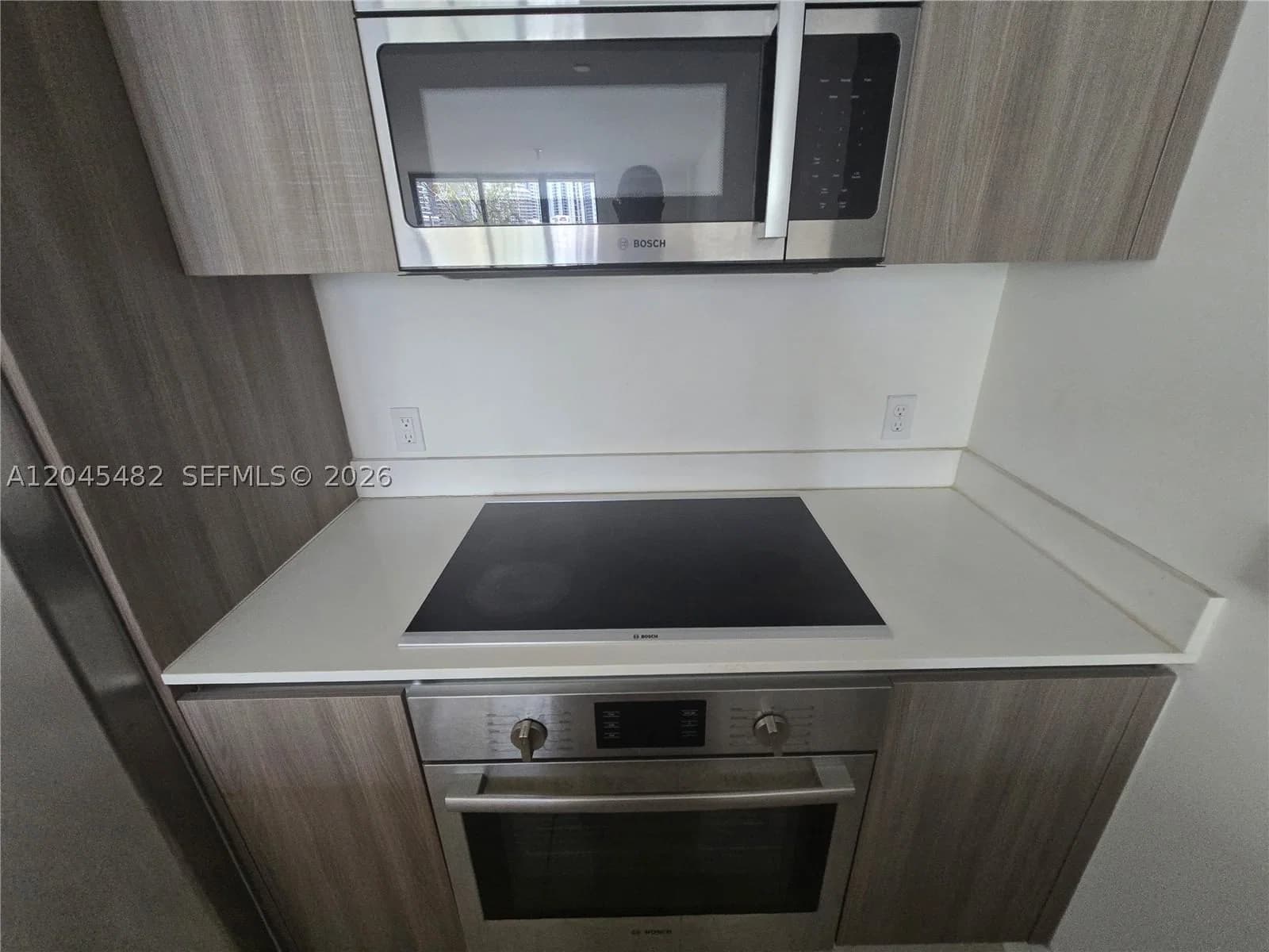 1+1 Condo — 201 17th Rd #611, Miami, FL 33129