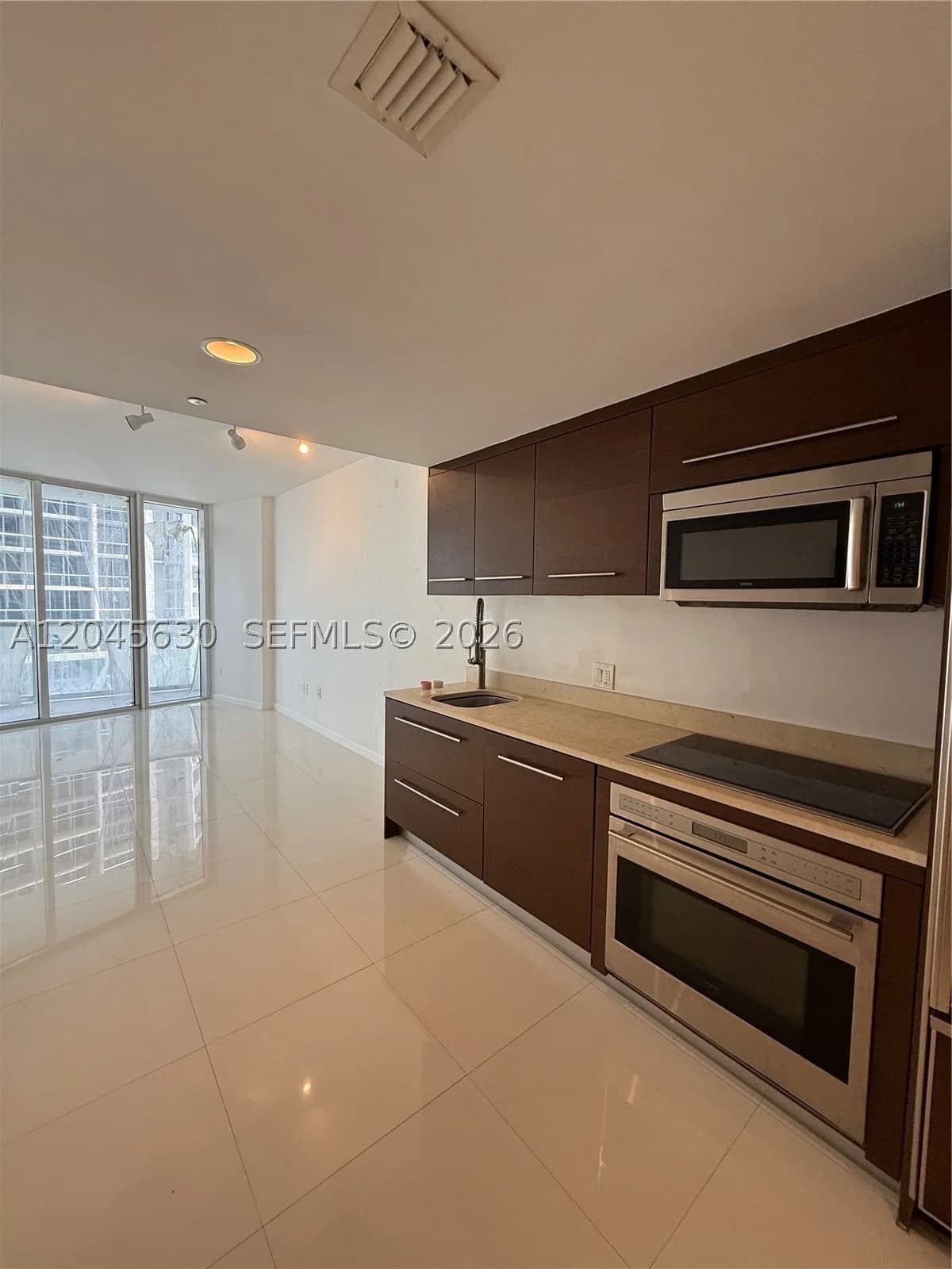 1+1 Condo — 495 Brickell Ave #3106, Miami, FL 33131