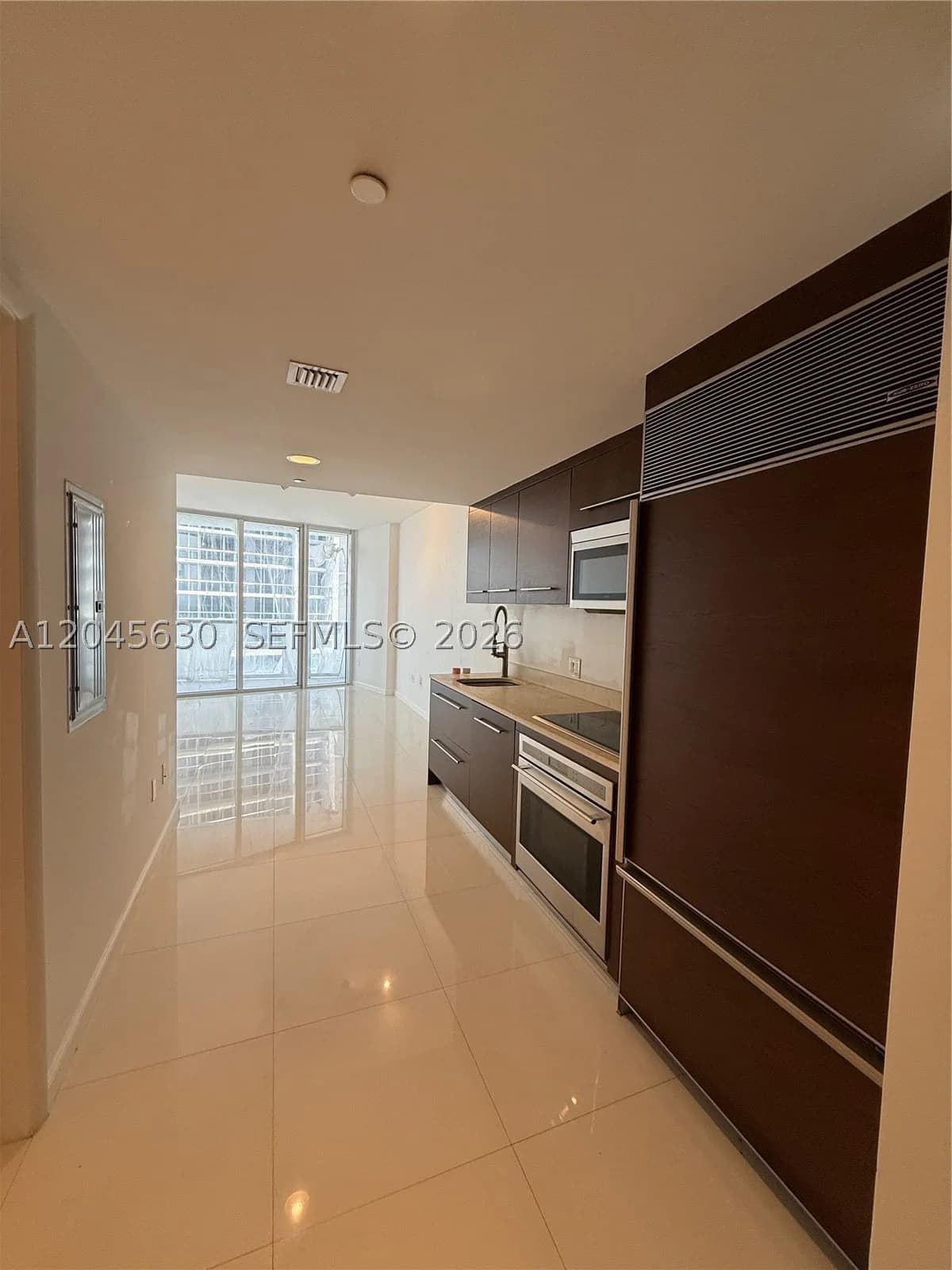1+1 Condo — 495 Brickell Ave #3106, Miami, FL 33131