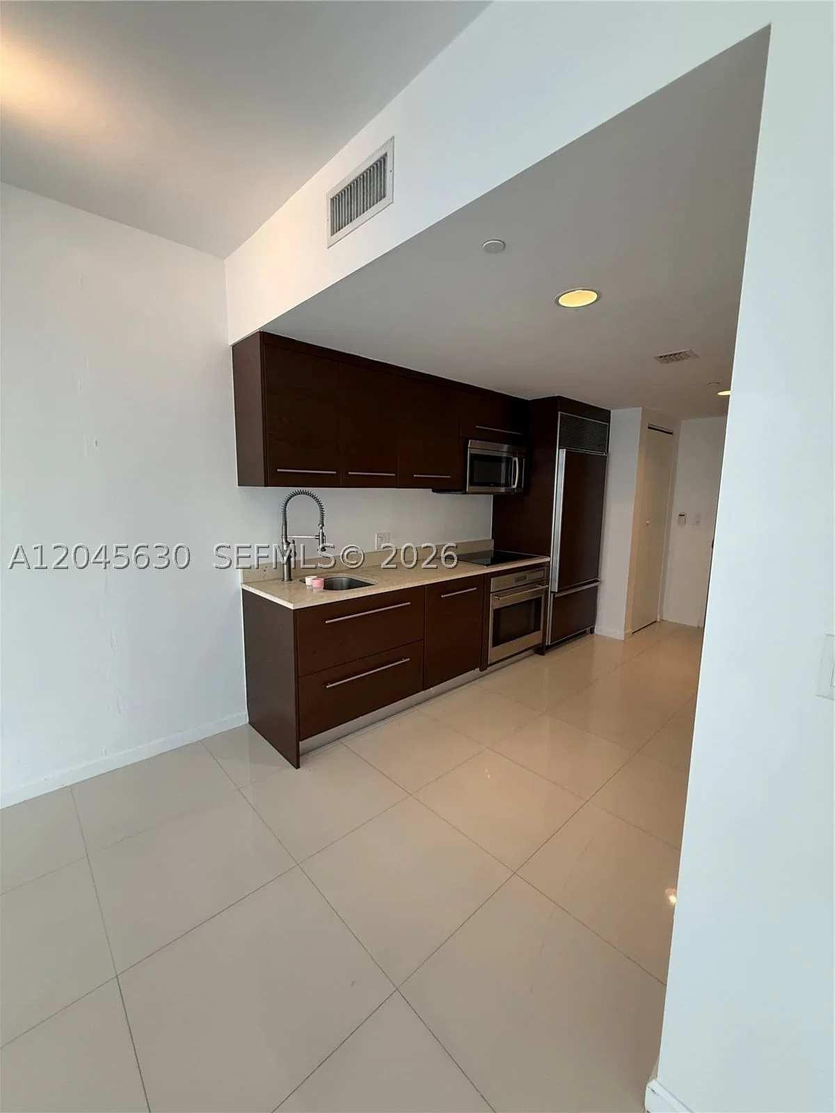 1+1 Condo — 495 Brickell Ave #3106, Miami, FL 33131