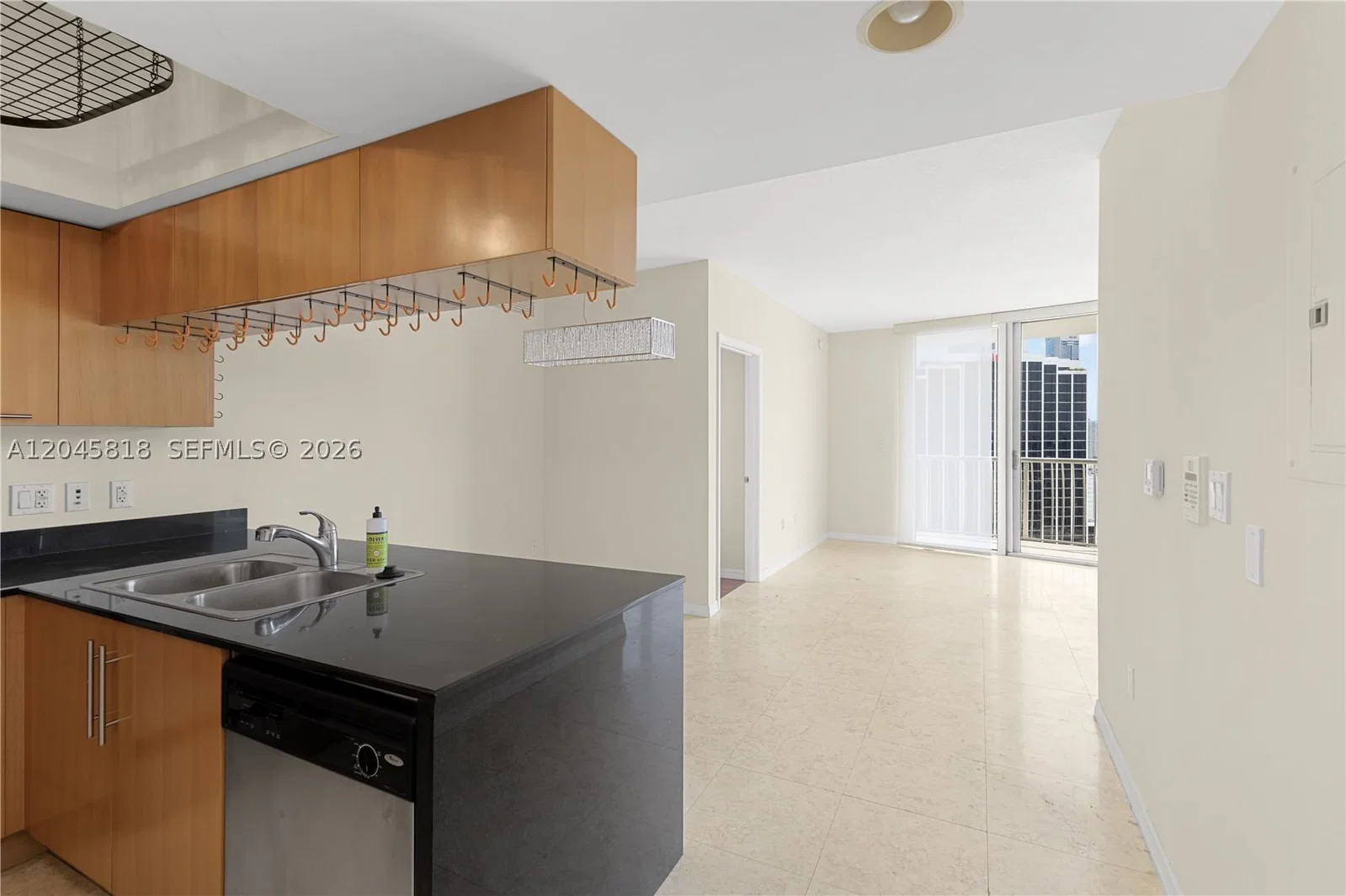 2+1 Condo — 1750 Bayshore Dr #2414, Miami, FL 33132