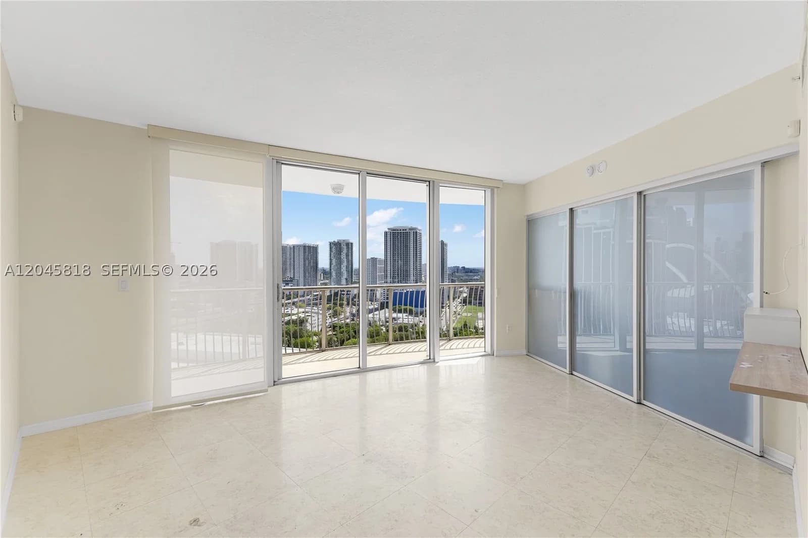 2+1 Condo — 1750 Bayshore Dr #2414, Miami, FL 33132