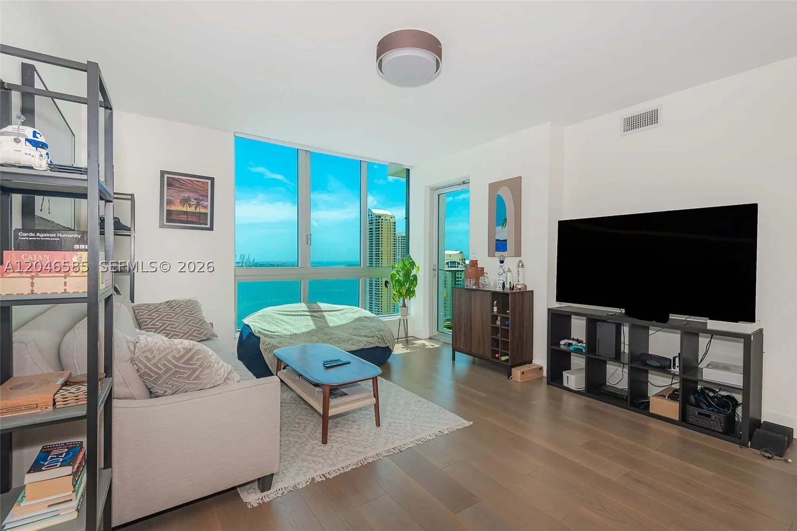 2-bedroom Condo — 300 Biscayne Blvd #T-2612, Miami, FL 33131