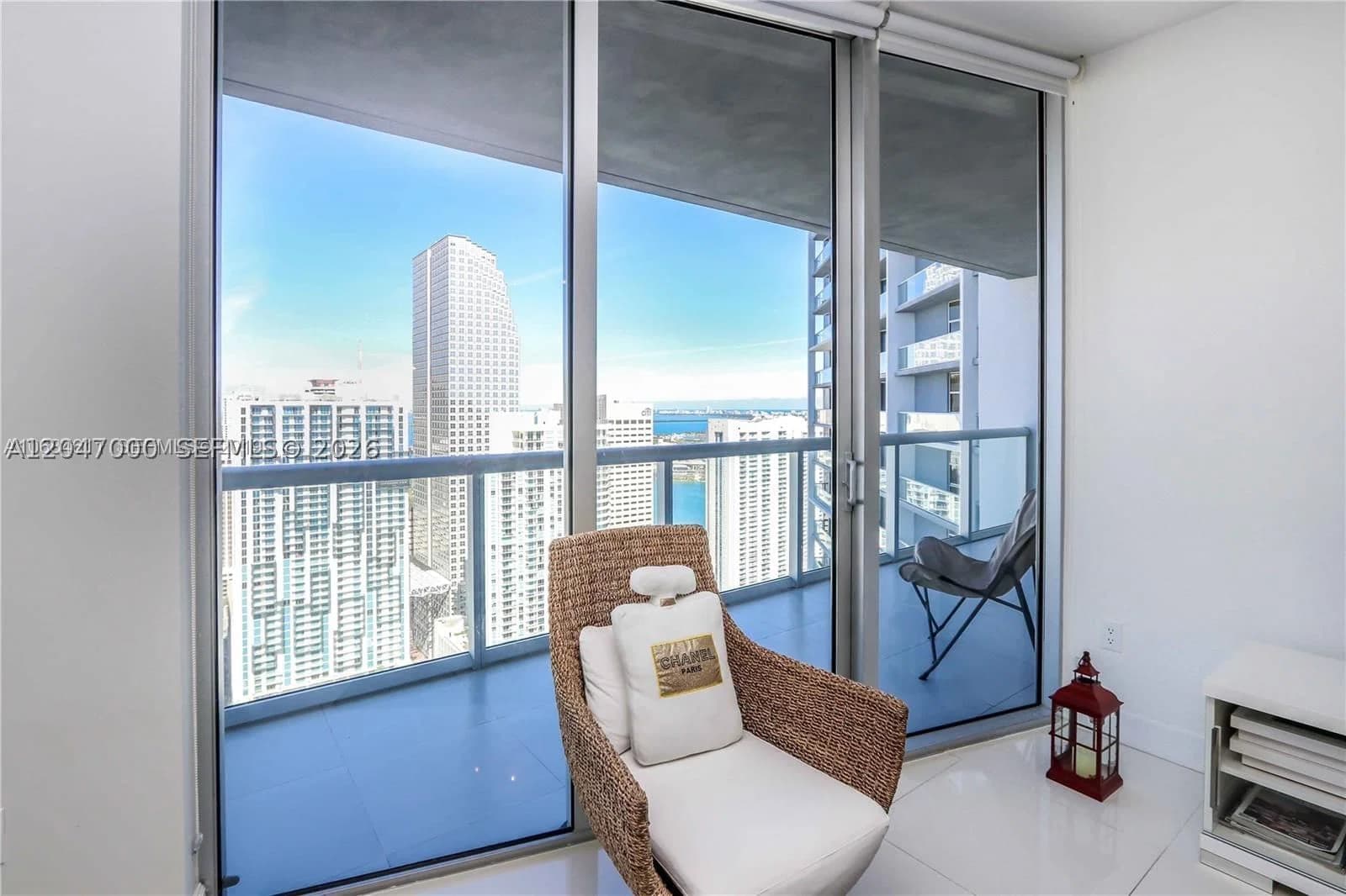 1+1 Condo — 475 Brickell Ave #4612, Miami, FL 33131