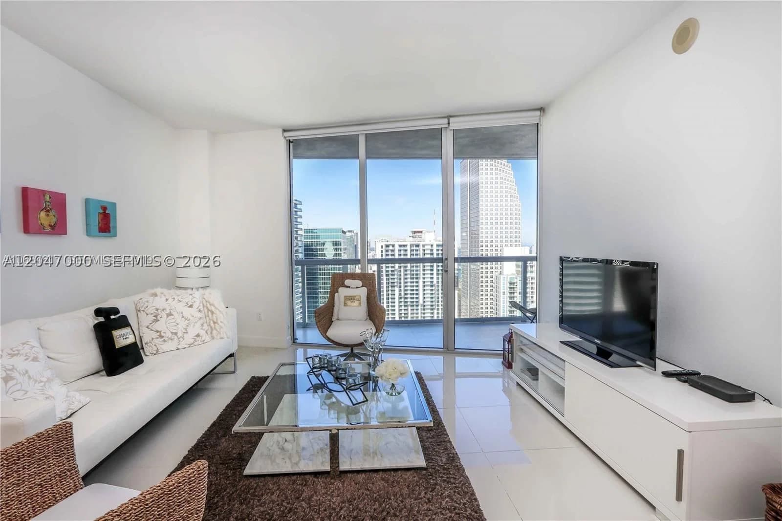 1+1 Condo — 475 Brickell Ave #4612, Miami, FL 33131