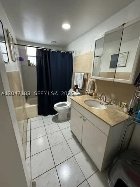 1+1 Condo — 2000 Biarritz Dr #404, Miami Beach, FL 33141