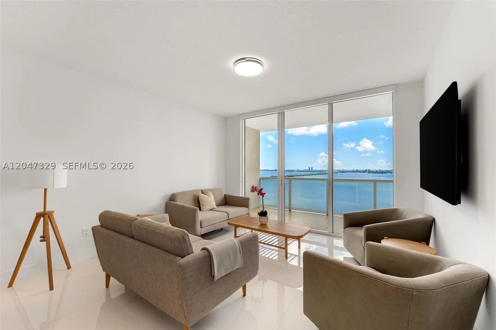 3-bedroom Condo — 600 27th St #2904, Miami, FL 33137