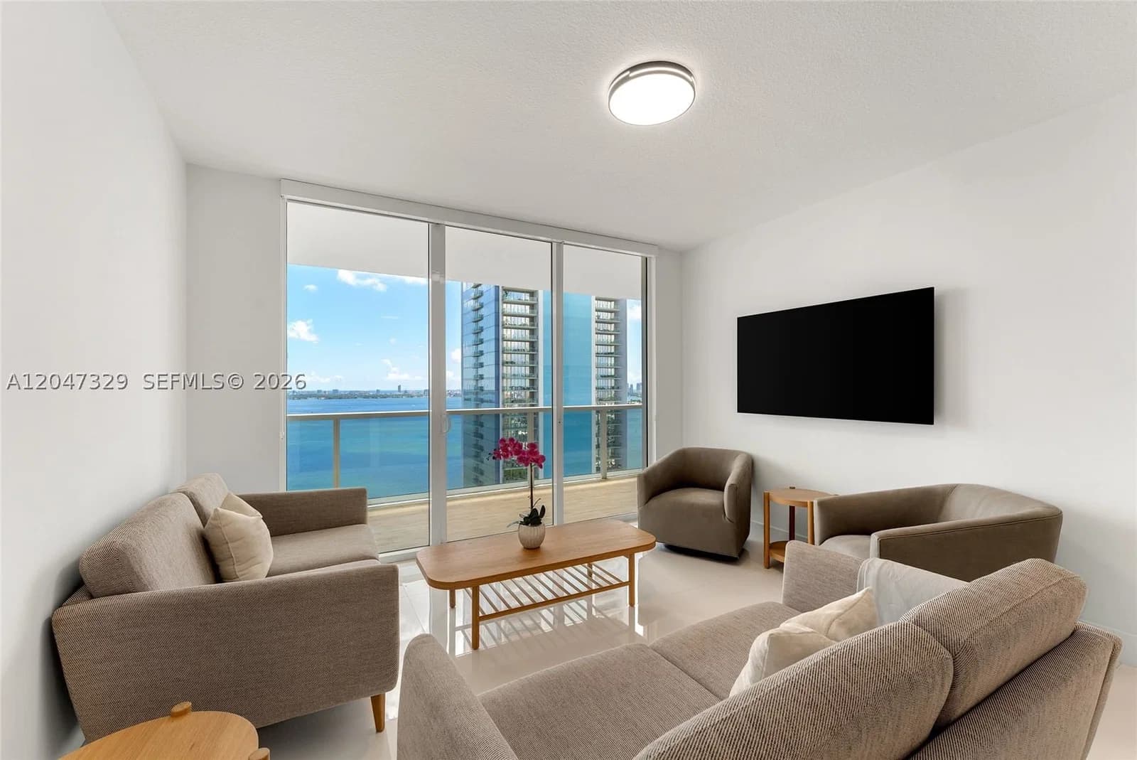 3-bedroom Condo — 600 27th St #2904, Miami, FL 33137