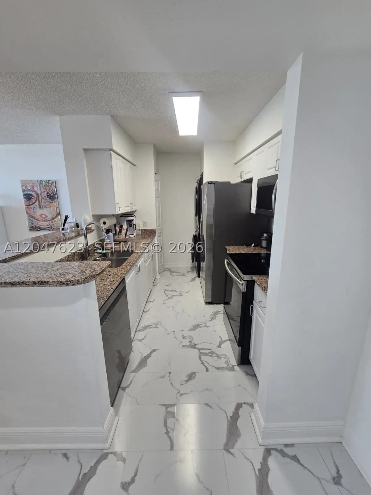 1-bedroom Condo — 1155 Brickell Bay Dr #1005, Miami, FL 33131