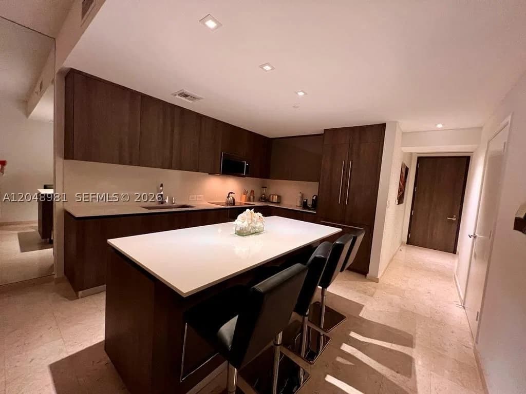1+1 Condo — 88 7th St #808, Miami, FL 33130