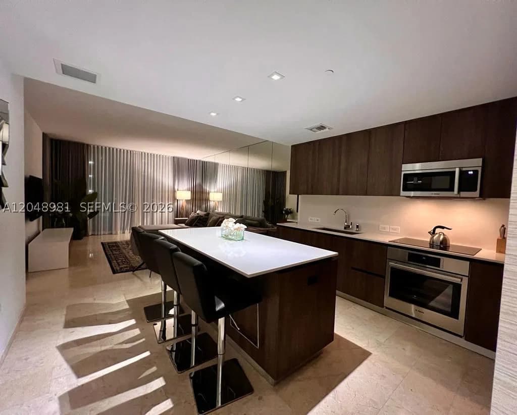 1+1 Condo — 88 7th St #808, Miami, FL 33130