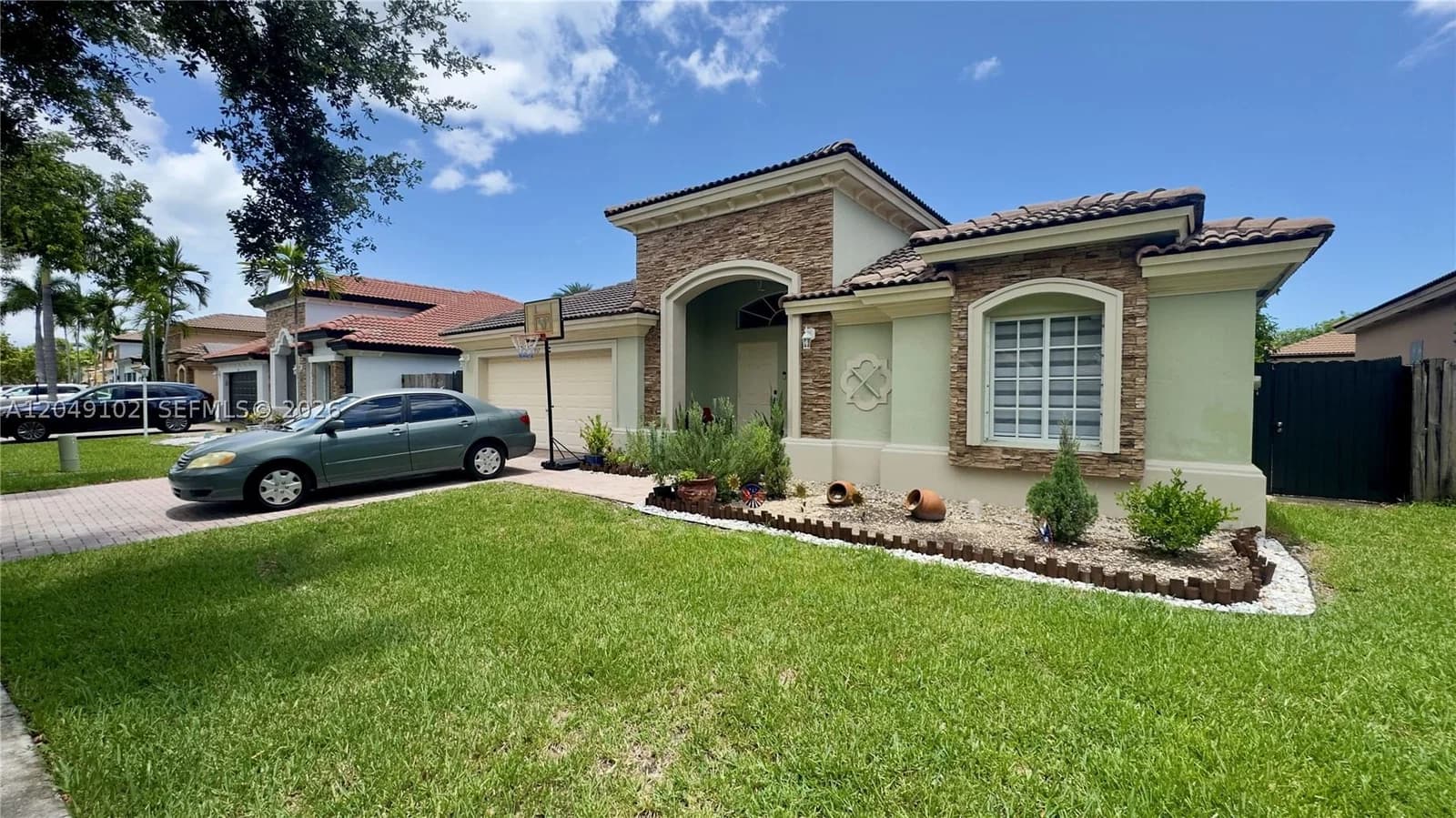 4+1 Müstakil ev — 937 35th Ave, Homestead, FL 33033
