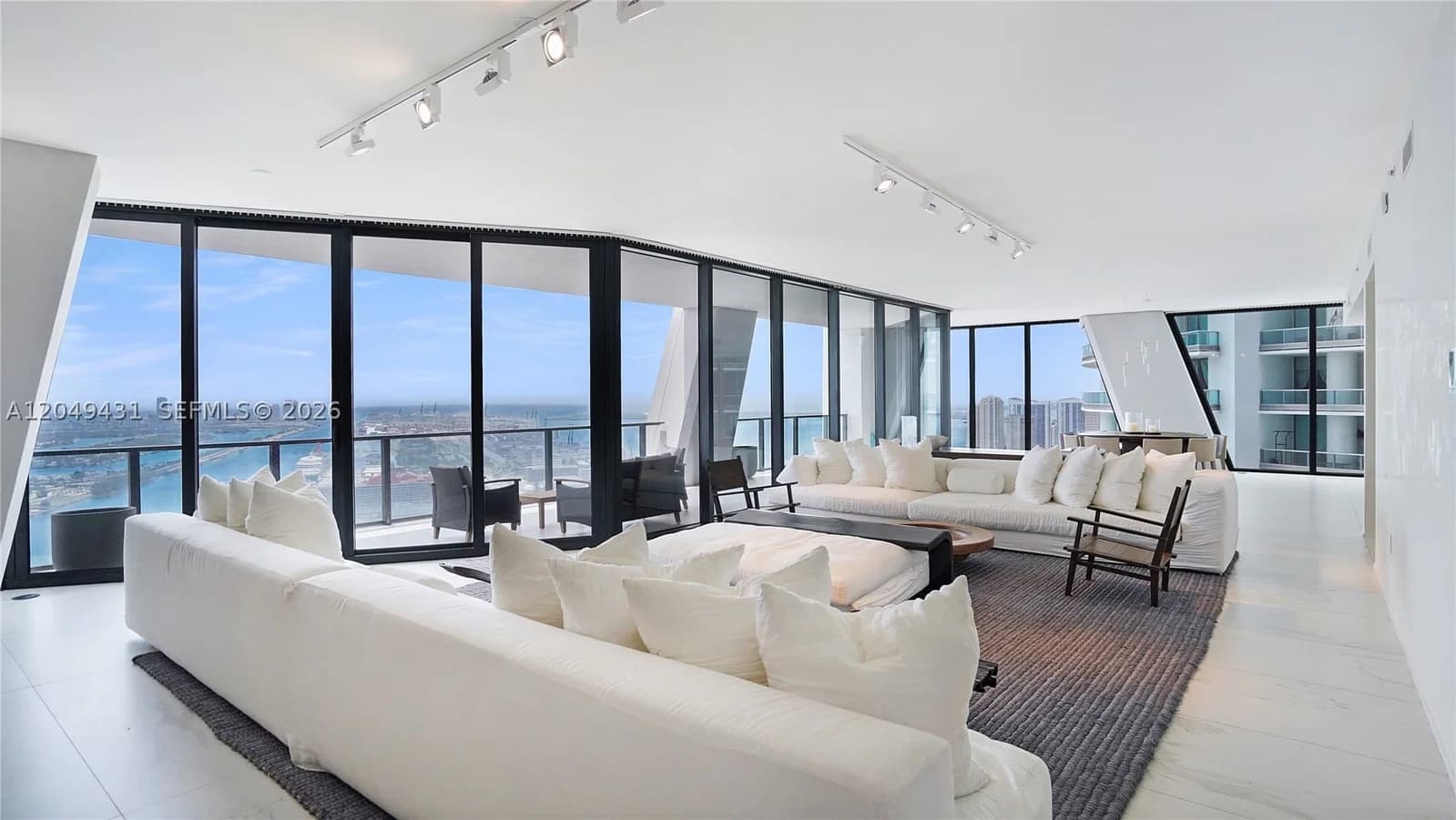4+1 Condo — 1000 Biscayne Blvd #4401, Miami, FL 33132