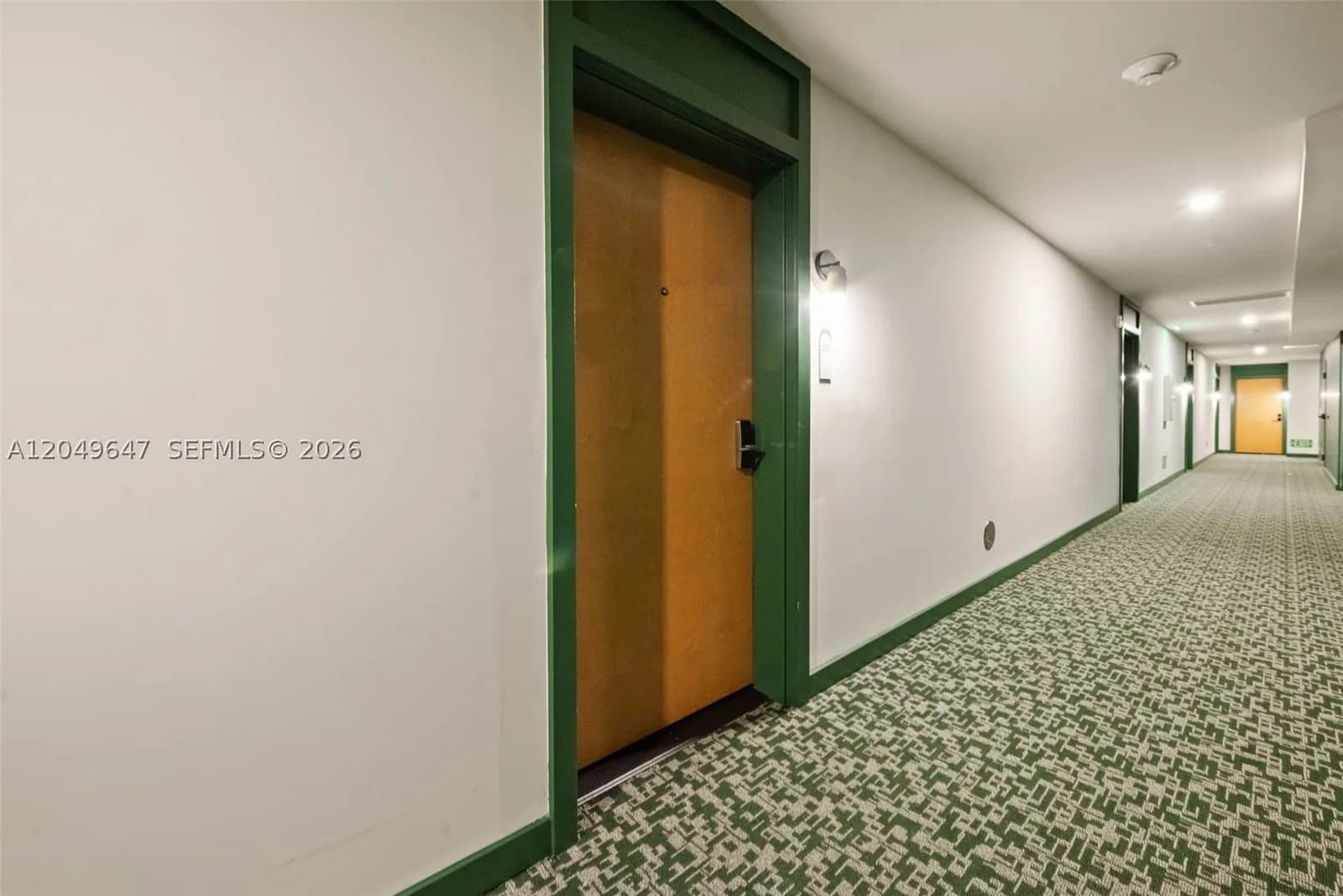1-bedroom Condo — 11 6th St #2004, Miami, FL 33132