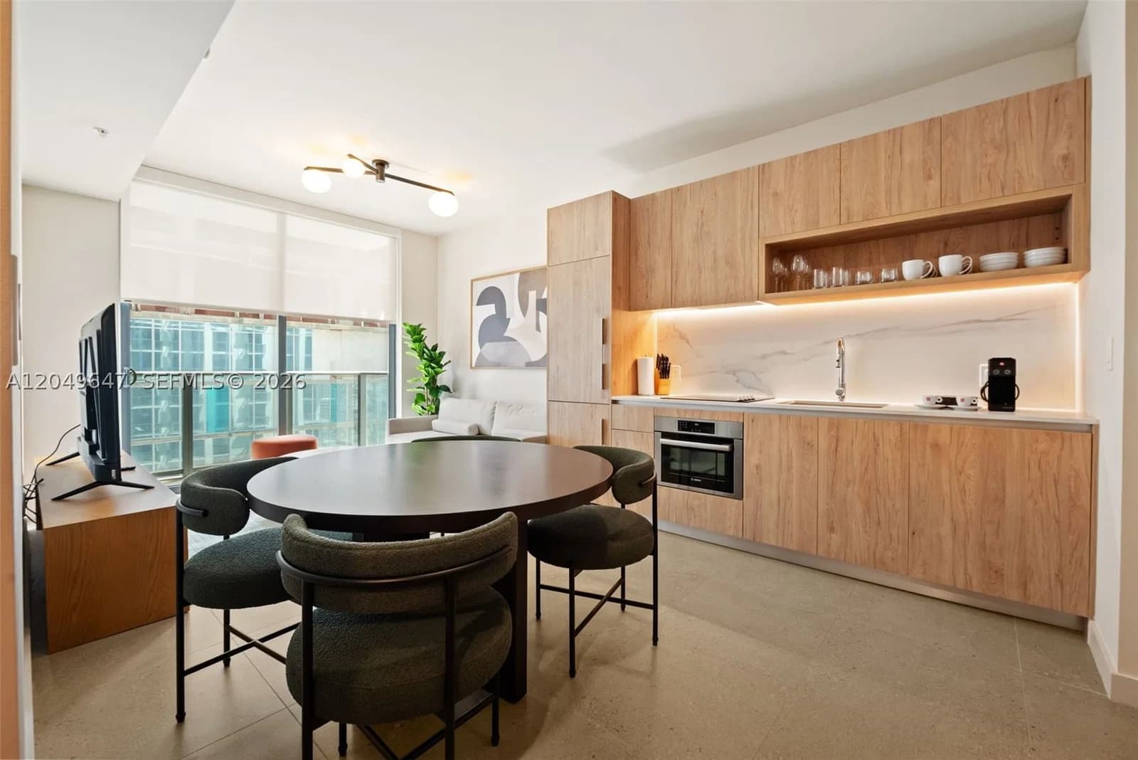 1-bedroom Condo — 11 6th St #2004, Miami, FL 33132