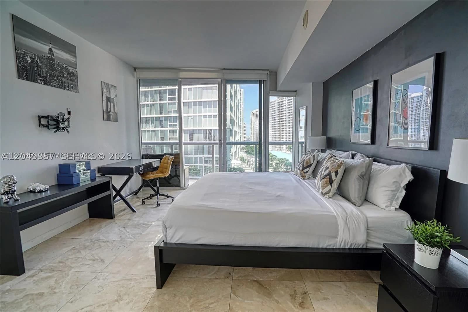 1+1 Condo — 485 Brickell Ave #1701, Miami, FL 33131