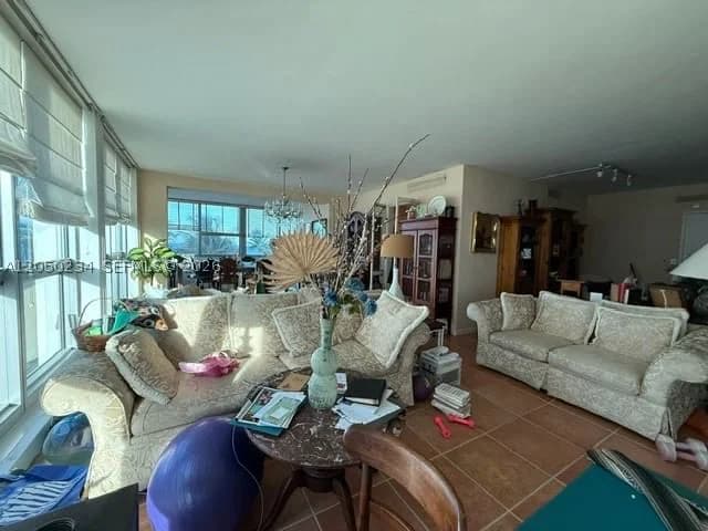 2+1 Condo — 5055 Collins Ave #4C, Miami Beach, FL 33140
