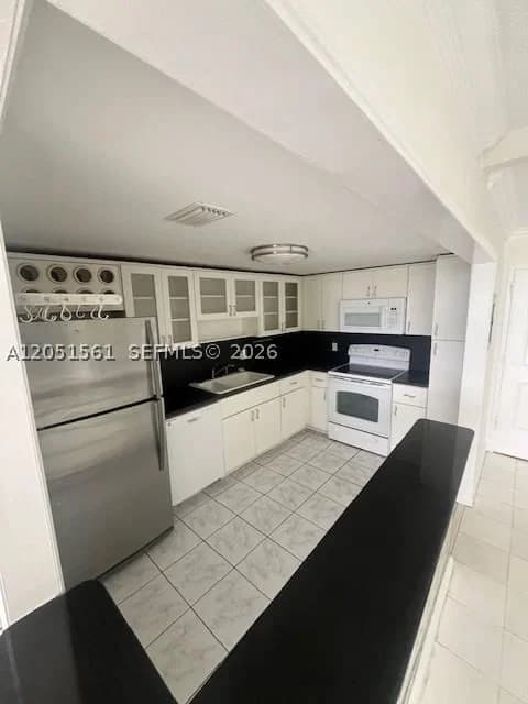 1-bedroom Condo — 150 25th Rd #4I, Miami, FL 33129