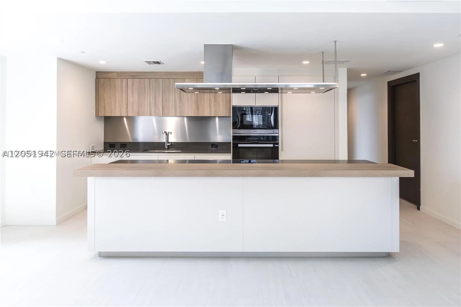 1+1 Condo — 1000 Brickell Plz #2110, Miami, FL 33131