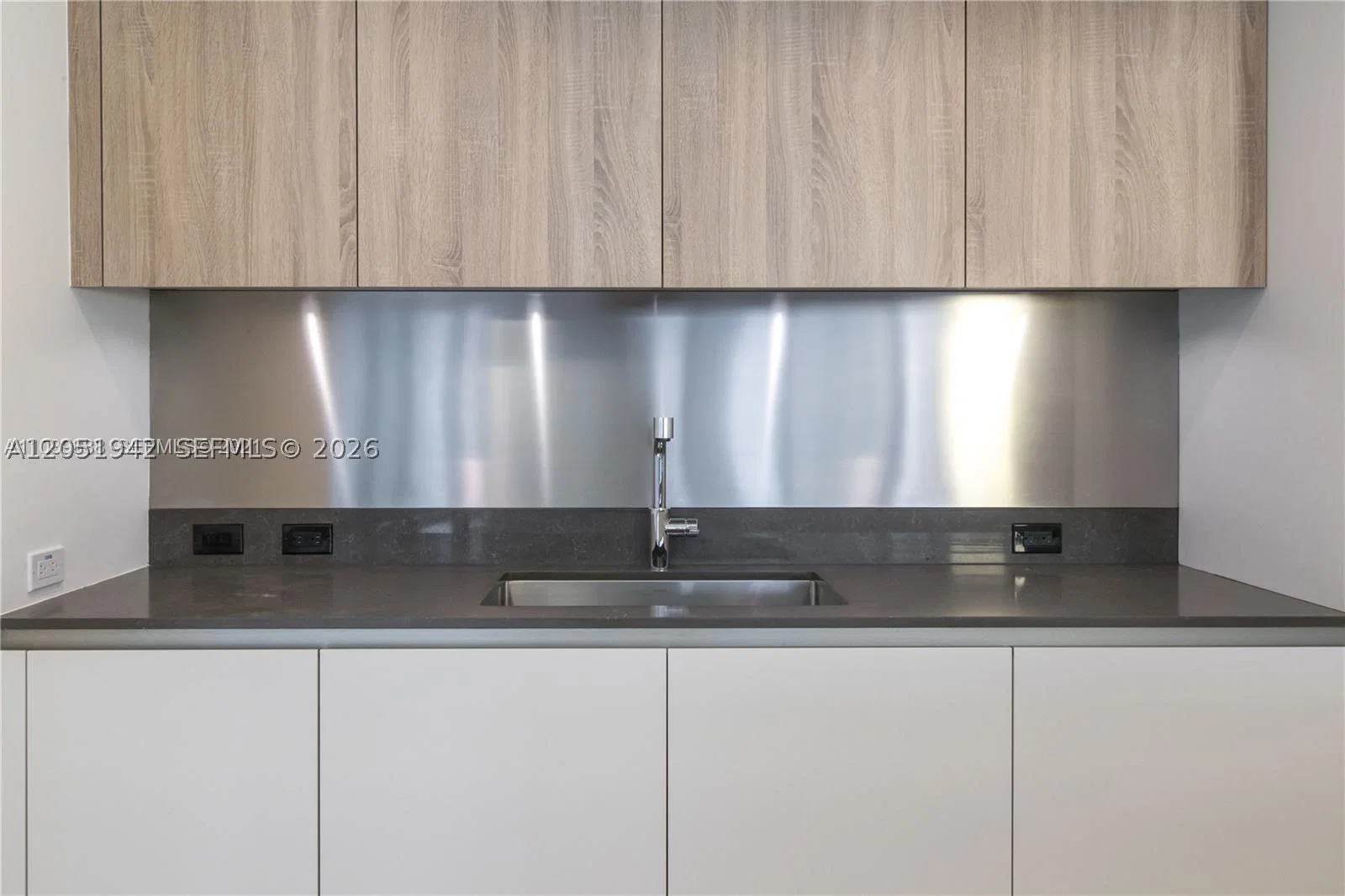 1+1 Condo — 1000 Brickell Plz #2110, Miami, FL 33131
