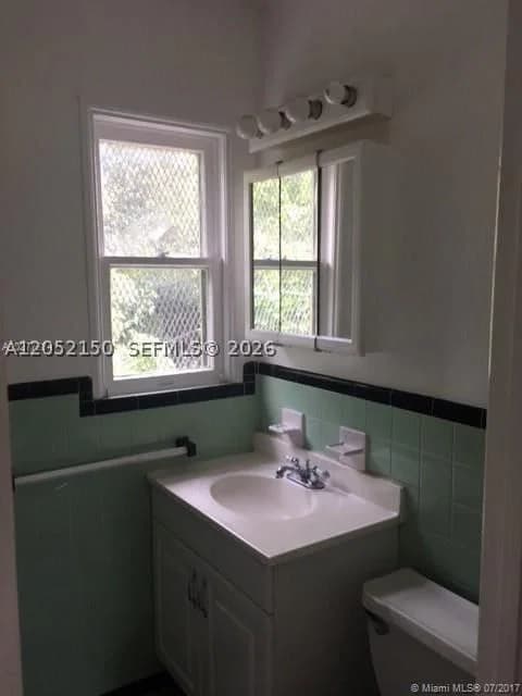 1-bedroom Apartment — 1002 37th Ave #3, Coral Gables, FL 33127