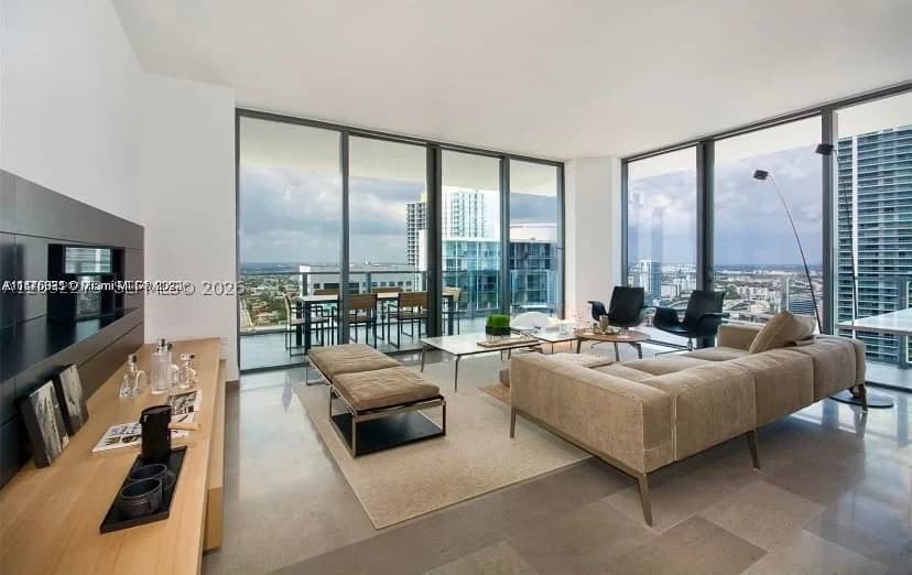 3+1 Condo — 88 7th St #2712, Miami, FL 33130