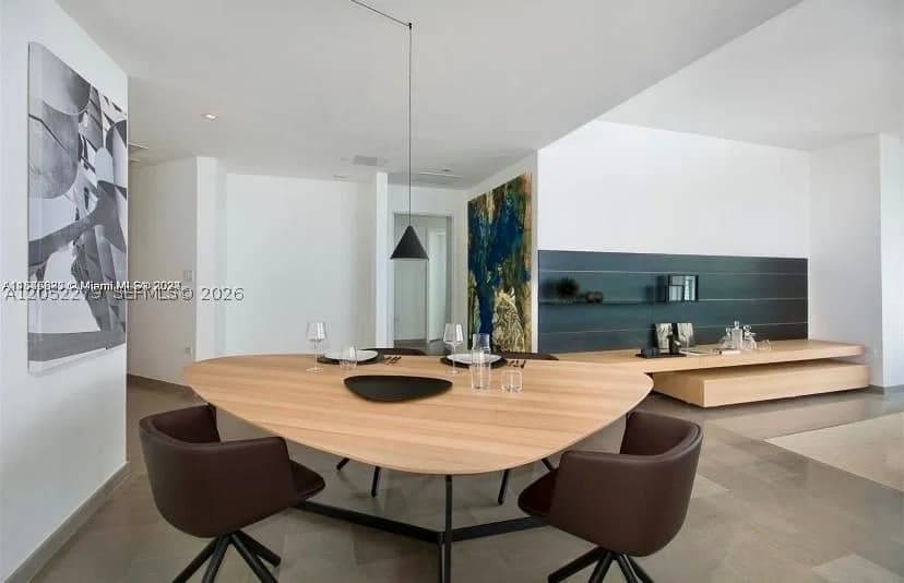 3+1 Condo — 88 7th St #2712, Miami, FL 33130