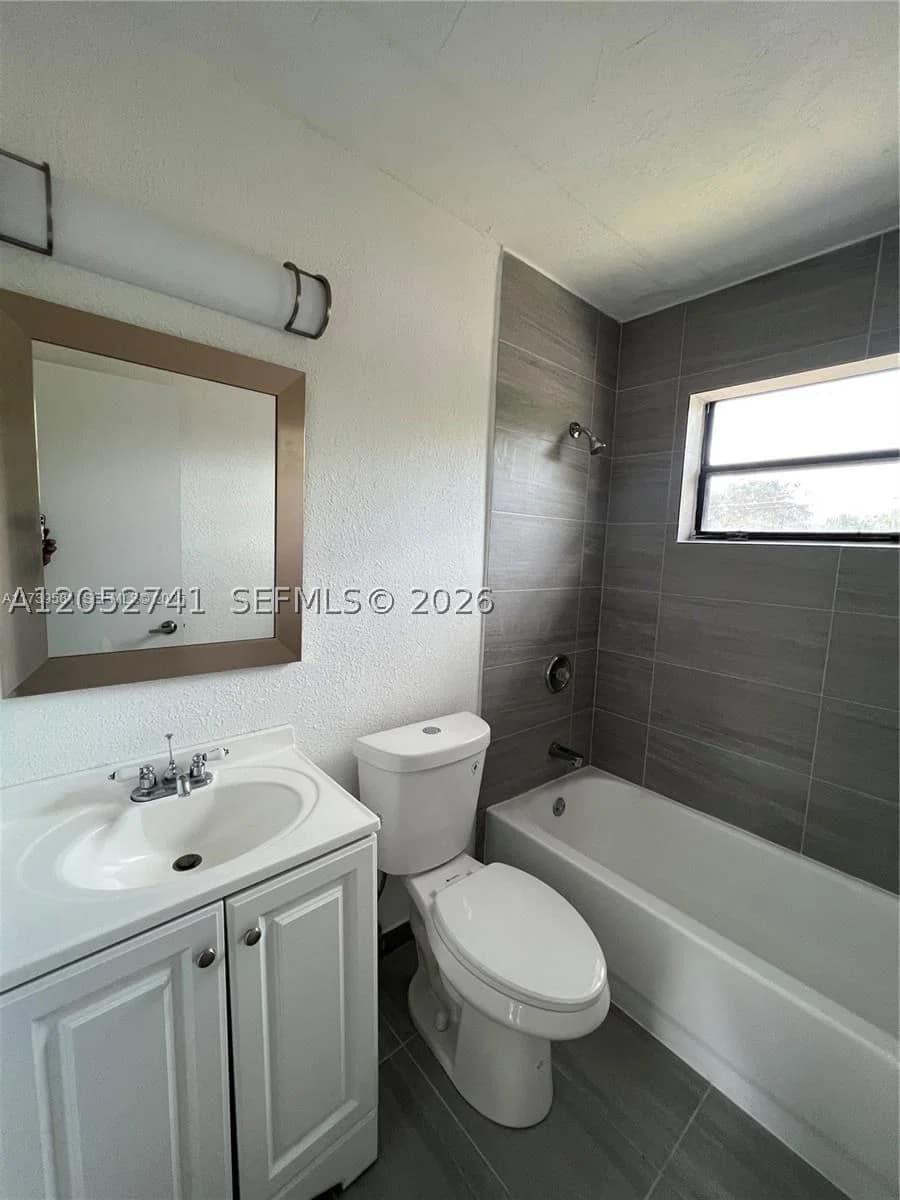 Mülk — 1286 59th St, Miami, FL 33142