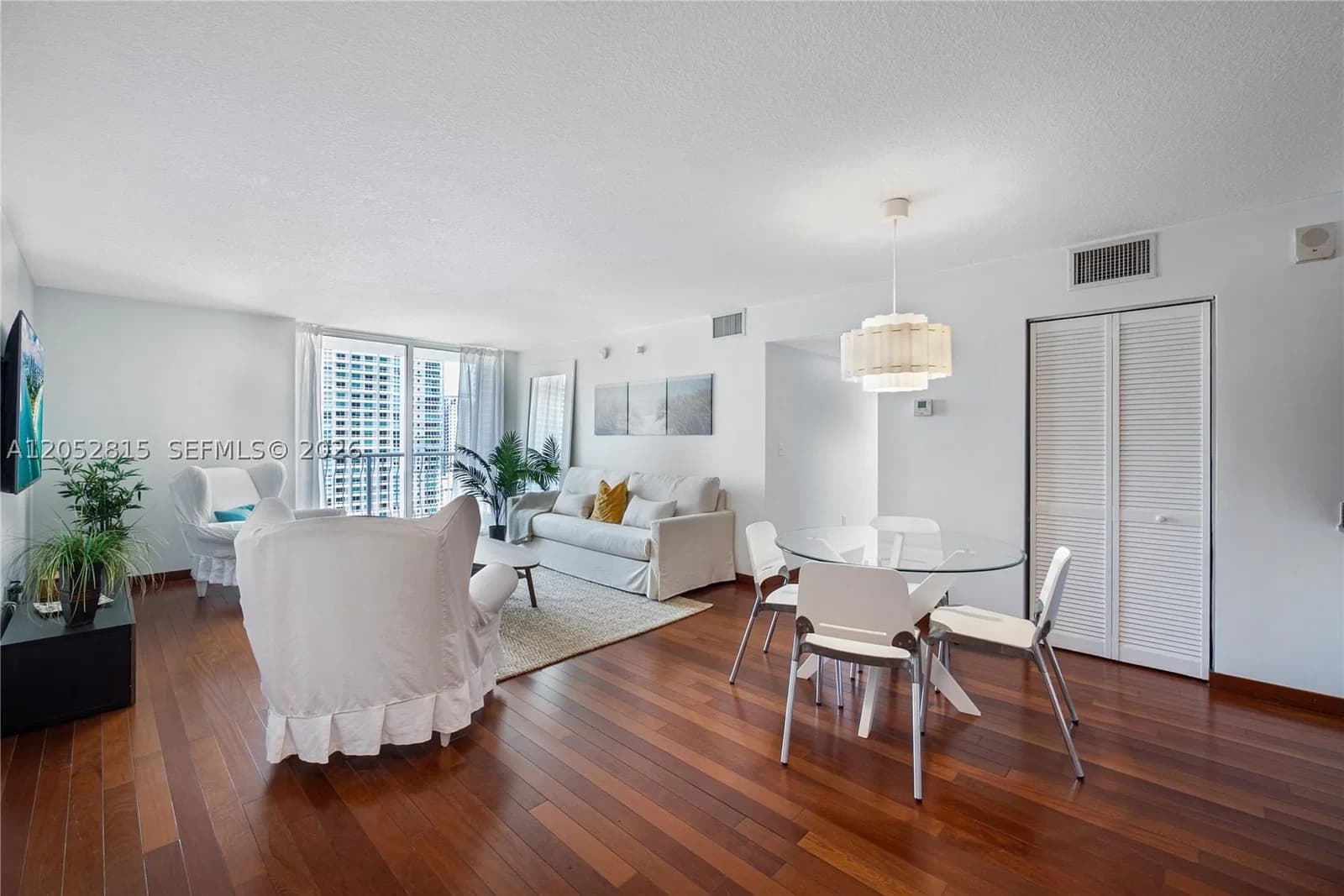 3-bedroom Condo — 1200 Brickell Bay Dr #2824, Miami, FL 33131