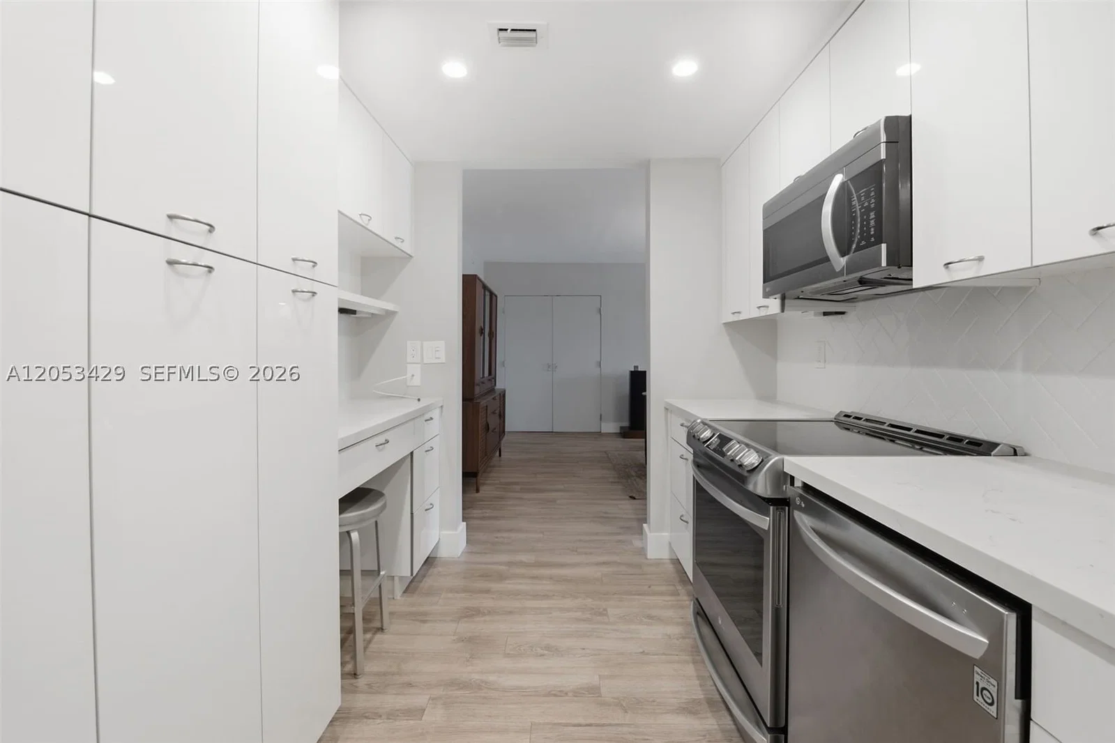 2+1 Condo — 90 Edgewater Dr #225, Coral Gables, FL 33133
